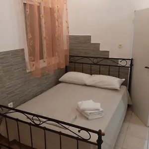 https://thessaloniki-center-town-wifi-studiaki.hotels-of-thessaloniki.com